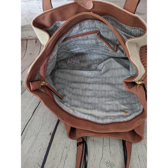 Gorgeous Gramercy & Grand Vegan bag NWT $100 - Picture 3 of 6